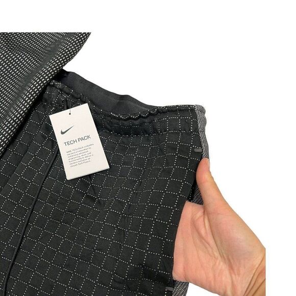 Nike Sportswear Women's L City Ready Sweatpants Black Tech Jogger CI9436 011 - Picture 4 of 10